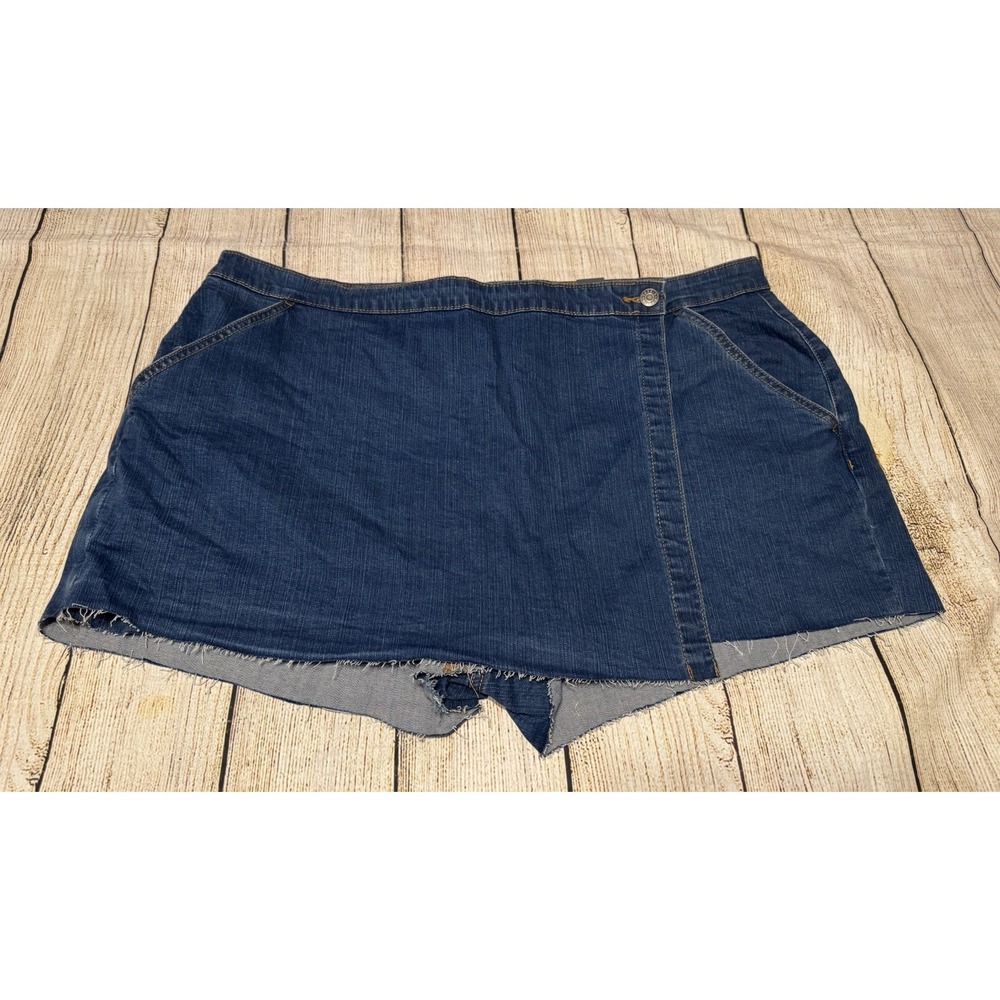 New Torrid Vintage Stretch Mid Rise Denim Skort Sz 24 NWT $55 GTub7